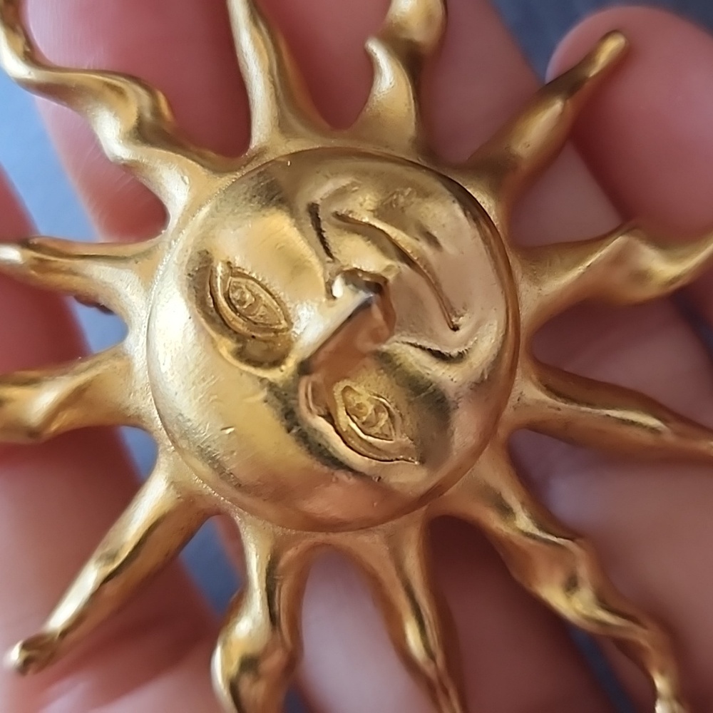 Sun brooch - Picture 5 of 7